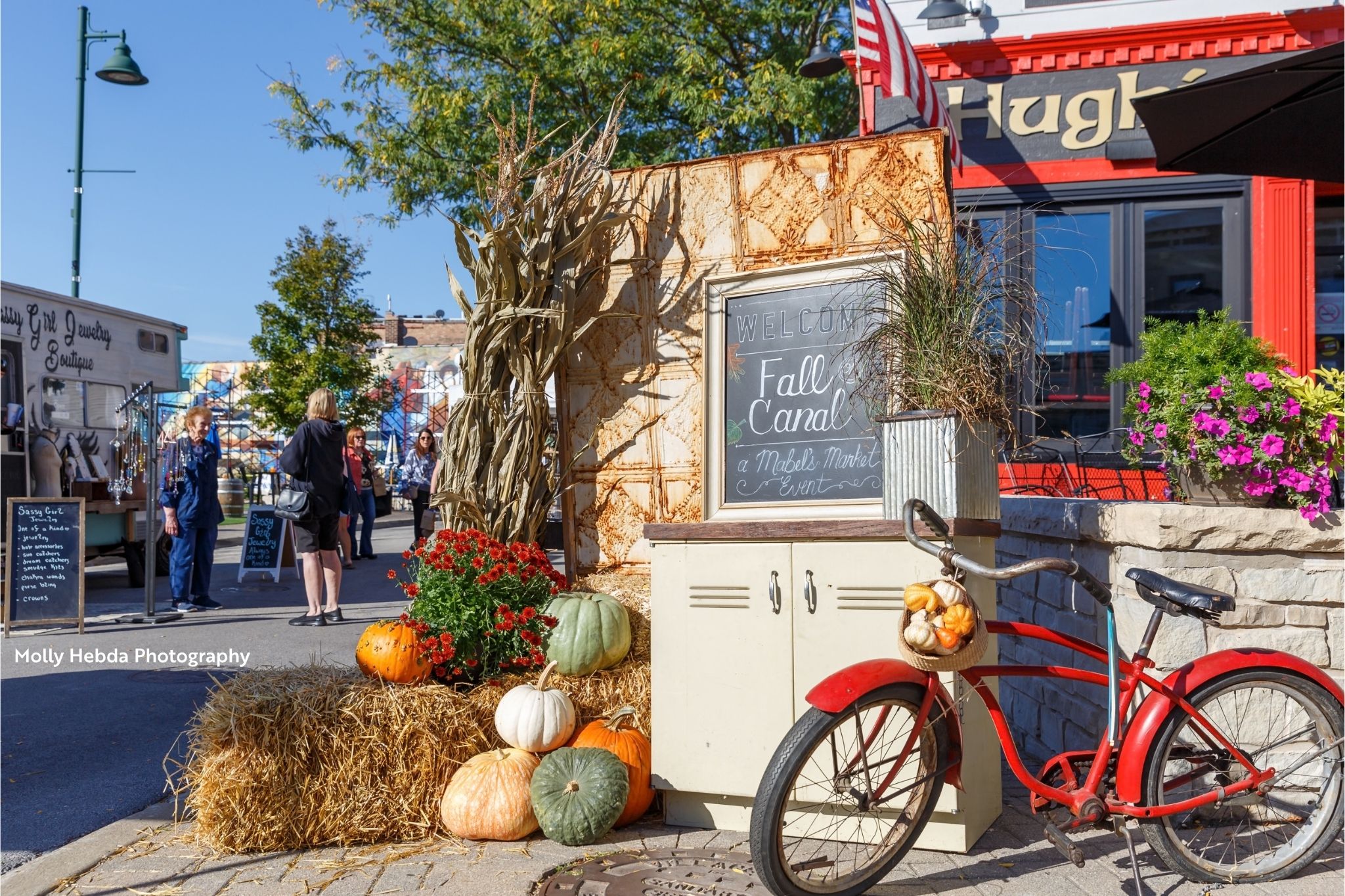 Explore Charming Canal Towns This Fall 